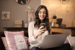 Ecommerce sales during coronavirus for clothes and apparel. How coronavirus is impacting fashion