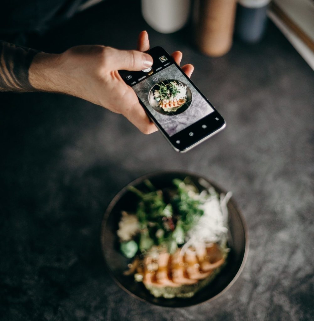 role of mobile phone in online shopping behavior