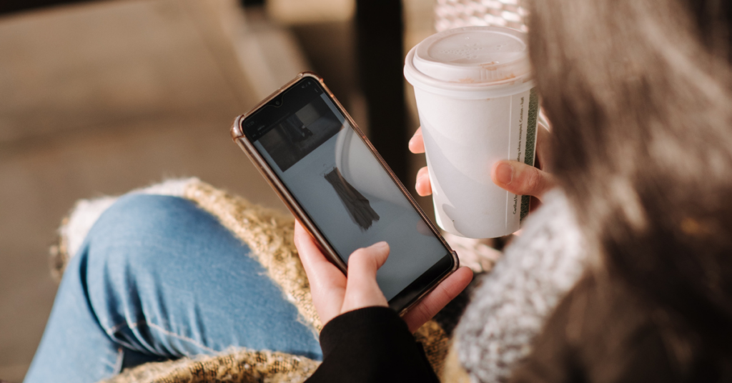 Online shopping behavior changes and trends for the fashion & jewelry industry.